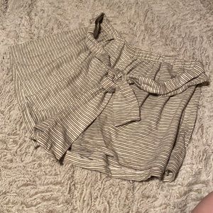 Knit Shorts with Tie